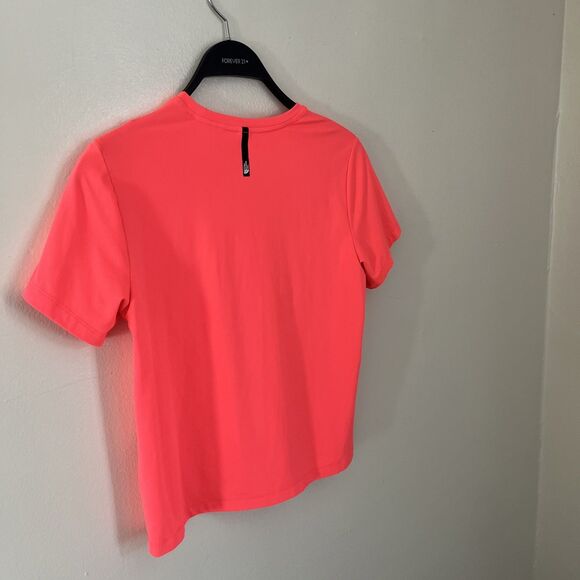 The North Face Flash Dry Ultralight Running Tee Shirt, Bright Salmon Pink- Small - Picture 2 of 7
